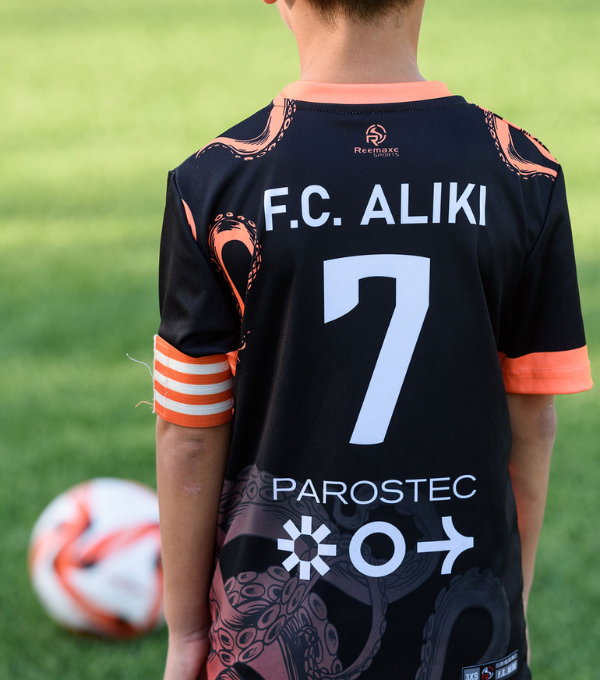 photo of PAROSTEC Supports the Youth Football Team of A.S. Aliki Paros