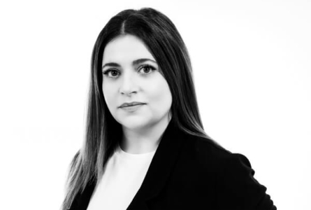 ParostecNINA PAPAKONSTANTINOU